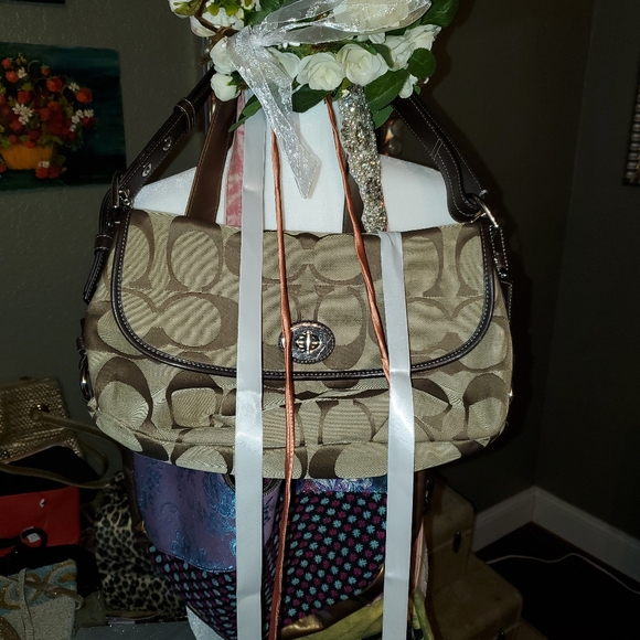 mostlypinkboutique@gmail.com - Picture 4 of 8